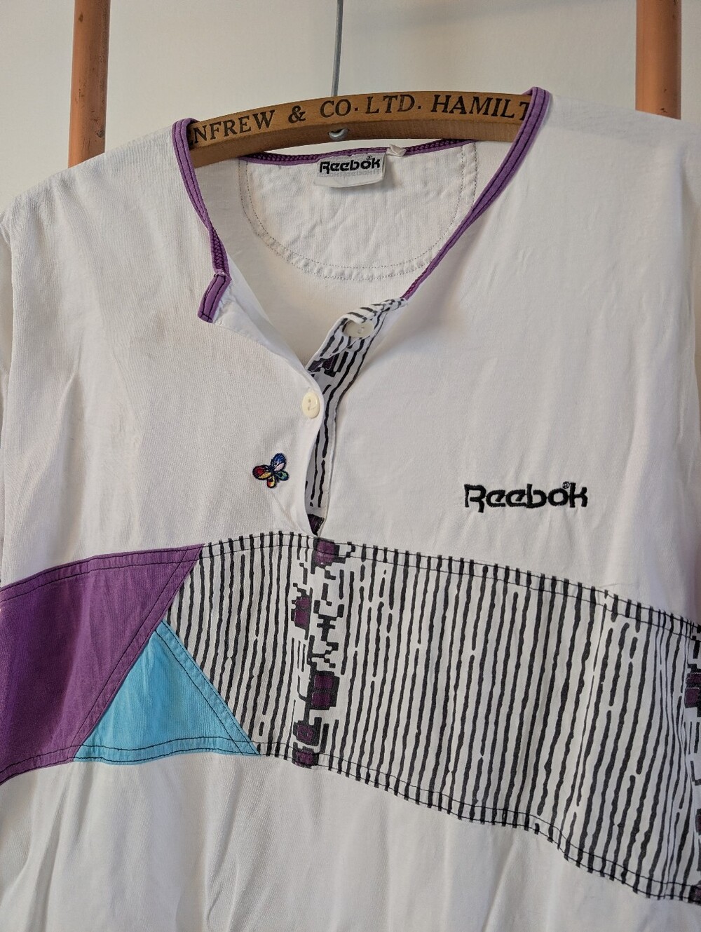🔥80s/90s🔥- Reebok White Tee w/ Purple & Teal Geometric Accent, Tennis Vibe 🎾 - Picture 2 of 12